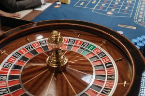 HOW TO TAKE ADVANTAGE OF ONLINE CASINO BONUSES